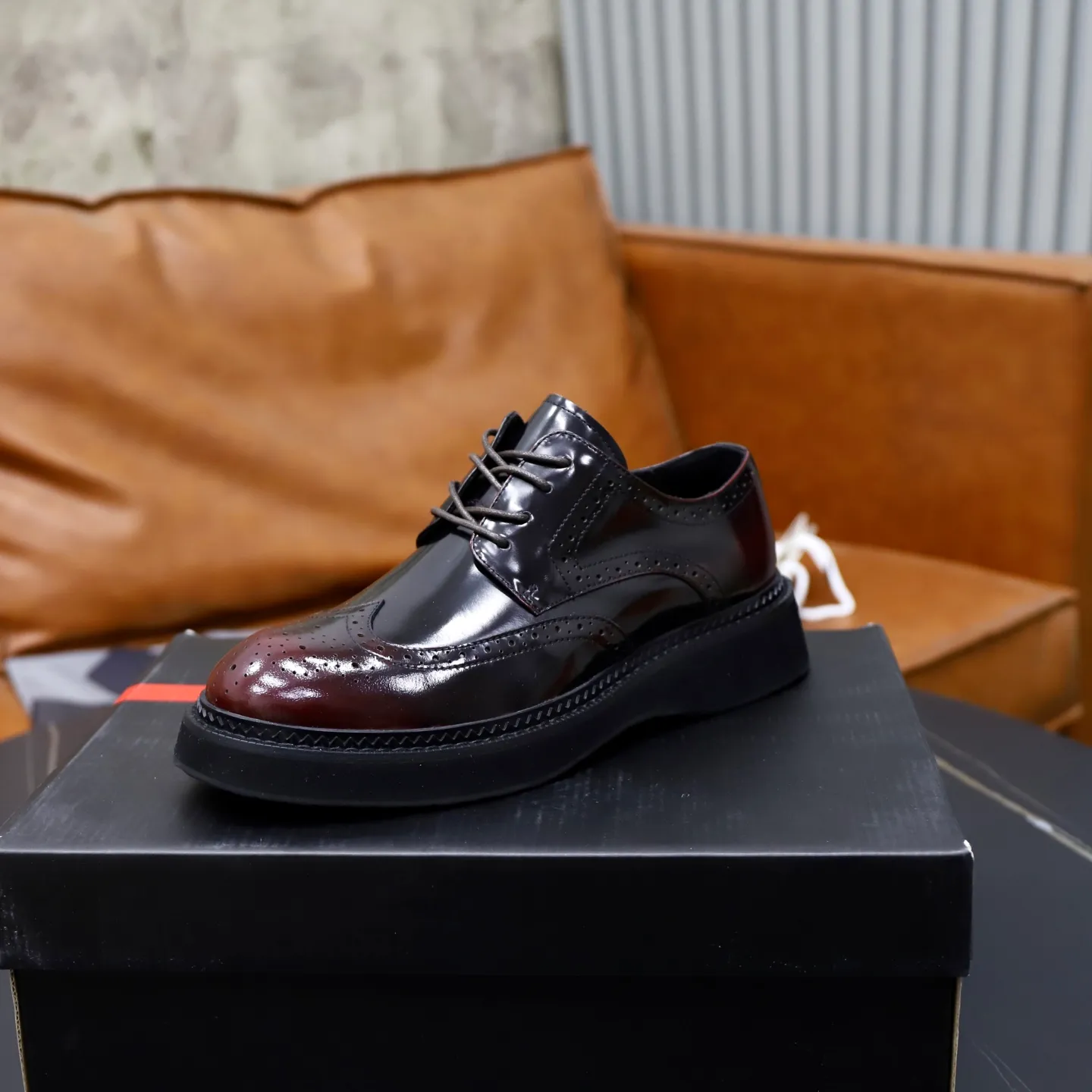 Ex-factory price: 640💰🙅‍♂️🙅‍♂️🙅‍♂️Cowhide Brand: PRADA Standard code: 38-44 (45 customized) Grade: Same as the official website Material: Original high-grade cowhide surface, cowhide lining, non-slip, soft and wear-resistant outsole Style category: Men's fashionable casual boots, distinguished luxury brand elements, top luxury Color: actual picture color